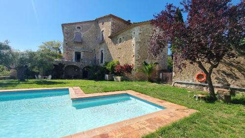 Imagen general del Can Traver de Besalú. Foto 11