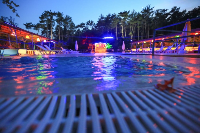 Imagen de la piscina del Canbaba Pansiyon. Foto 15