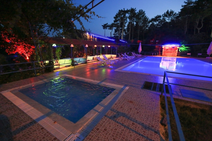 Imagen de la piscina del Canbaba Pansiyon. Foto 18