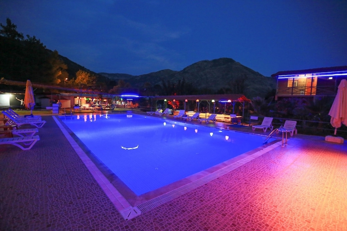 Imagen de la piscina del Canbaba Pansiyon. Foto 19