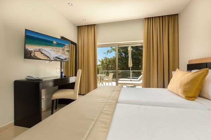 Imagen de la habitación del Caneiros Luxury House and Suites. Foto 17