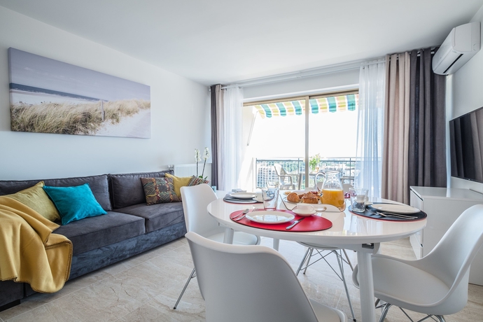 Imagen de los interiores del Cannes Marina Residence. Foto 18