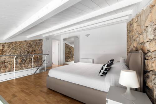 Imagen de la habitación del Cannes Old Town Suites. Foto 3