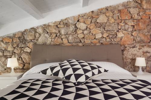 Imagen de la habitación del Cannes Old Town Suites. Foto 6