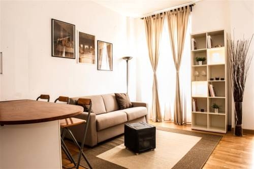 Imagen de la habitación del Capital Suites. Foto 9