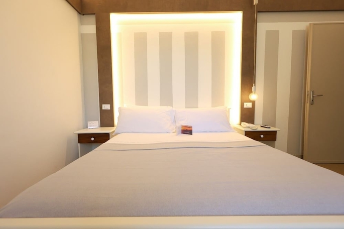 Imagen de la habitación del Capo Vaticano Suites. Foto 11