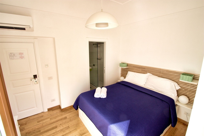 Imagen de la habitación del Capri Inn. Foto 7