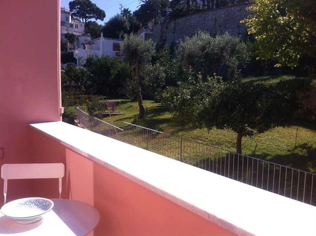 Imagen de la habitación del Capri Inn. Foto 9