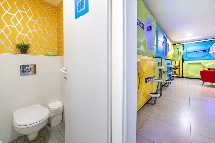 Imagen de la habitación del Capsule Inn. Foto 9