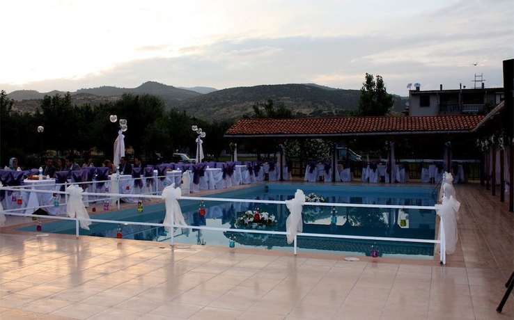 Imagen de la piscina del Caravan Camping. Foto 19