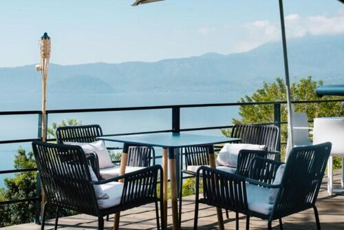 Imagen general del Cardedeu Hotel Lago de Coatepeque. Foto 1