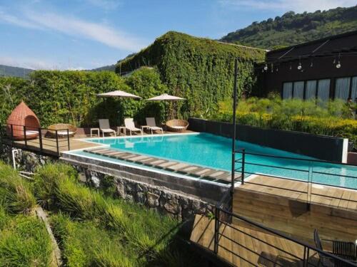 Imagen general del Cardedeu Hotel Lago de Coatepeque. Foto 2