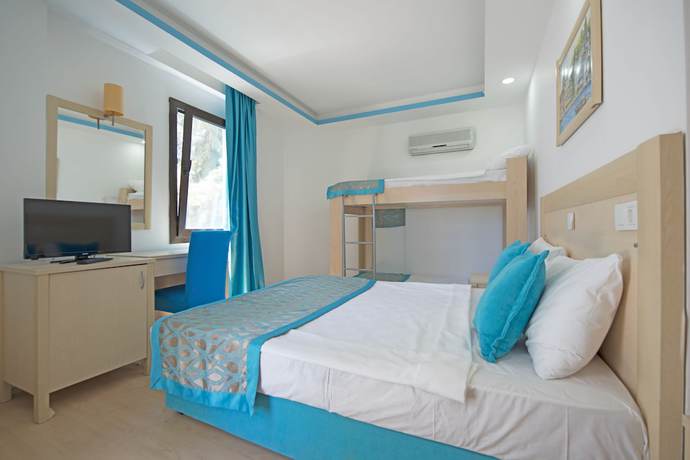 Imagen de la habitación del Carina Resort Hotel. Foto 5