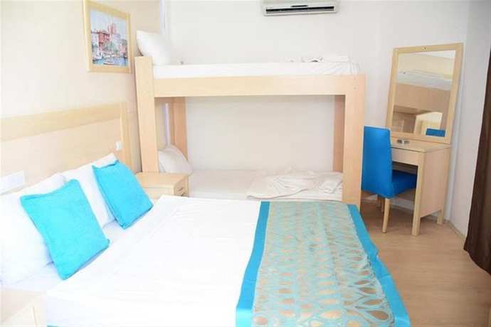 Imagen de la habitación del Carina Resort Hotel. Foto 8