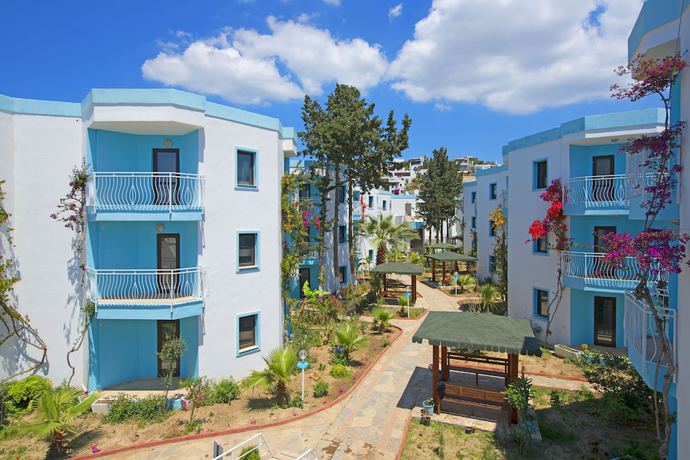 Imagen de los exteriores del Carina Resort Hotel. Foto 16