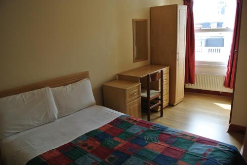 Imagen de la habitación del Carlton Hotel. Foto 8