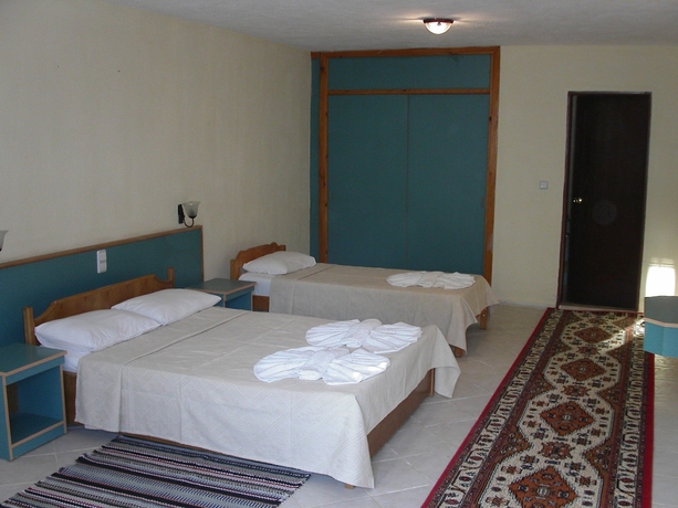 Imagen de la habitación del Carmina Hotel. Foto 3