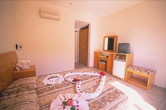 Imagen de la habitación del Carmina Hotel. Foto 4