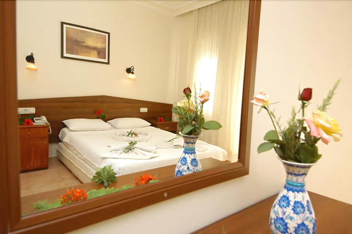 Imagen de la habitación del Carmina Hotel. Foto 5