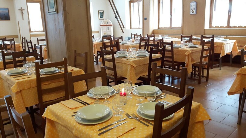 Imagen del bar/restaurante del Casa Alpina Sacro Cuore. Foto 19