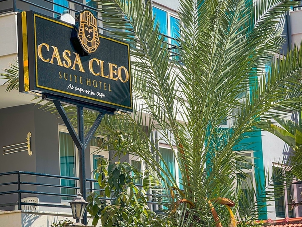 Imagen de la piscina del Casa Cleo Suit Hotel. Foto 16