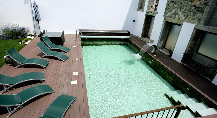 Imagen de la piscina del Casa Dos Po&ccedil;os. Foto 6