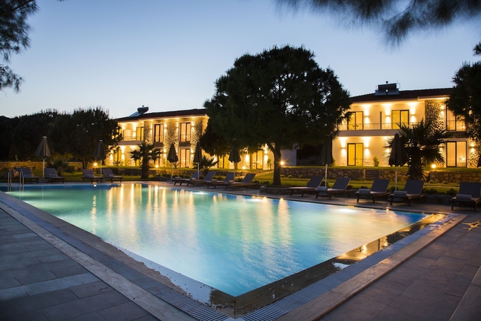 Imagen de la piscina del Casa Elia. Foto 16