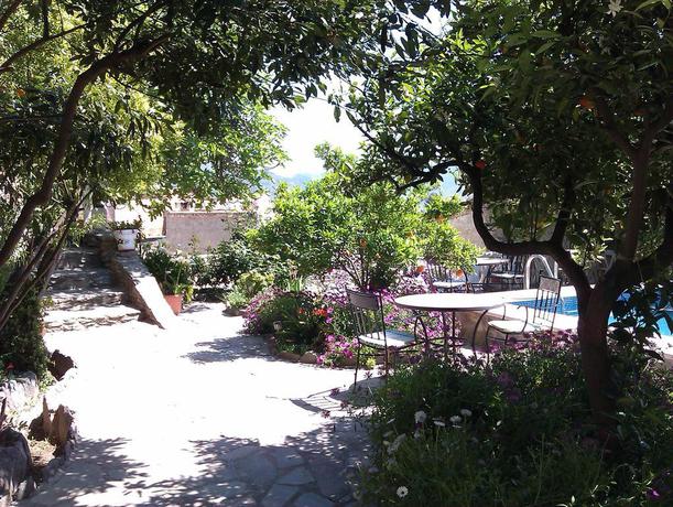 Imagen de los exteriores del Casa Jazmin, Órgiva (Alpujarra). Foto 9