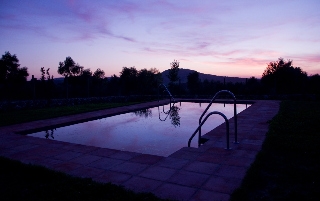 Imagen de la piscina del Casa Rural El Vihuelo. Foto 10