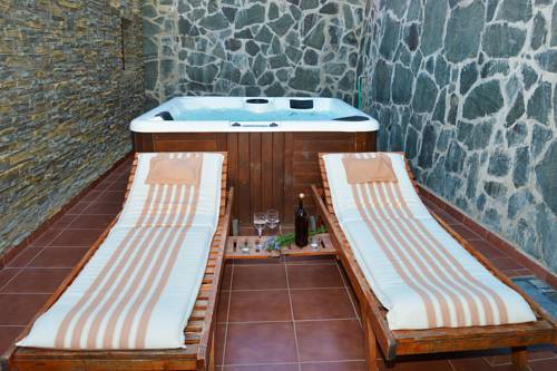 Imagen de la piscina del Casa Rural La Solana Miguel Velazquez. Foto 11