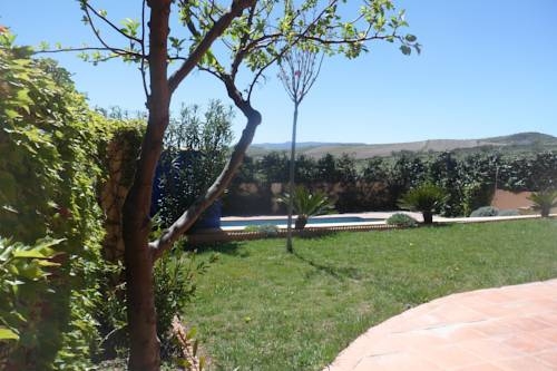 Imagen de los exteriores del Casa de Las Flores, Alhendín. Foto 11