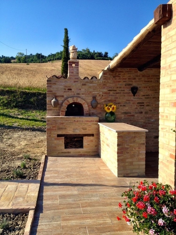 Imagen de los exteriores del Casale Delle Rondini. Foto 10