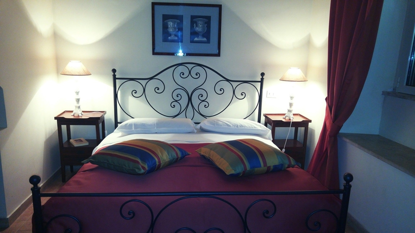 Imagen de los interiores del Casale Di Tormaggiore Villa and Country Suites. Foto 11
