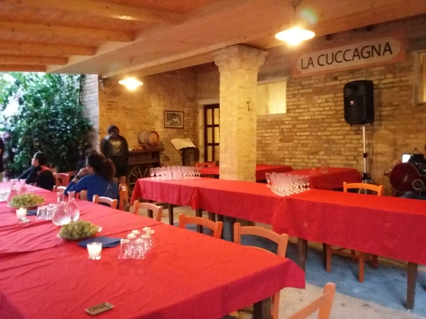 Imagen del bar/restaurante del Casale Valentini. Foto 4