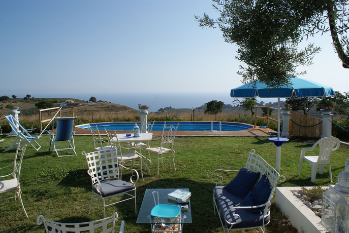 Imagen de la piscina del Casamediterranea. Foto 16