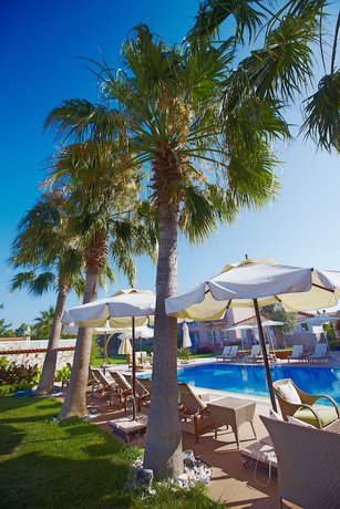 Imagen de la piscina del Casaoliva Hotel. Foto 17