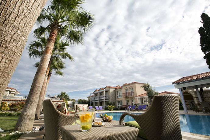 Imagen de la piscina del Casaoliva Hotel. Foto 18