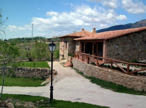 Imagen de los exteriores del Casas Rurales Las Praderas. Foto 13