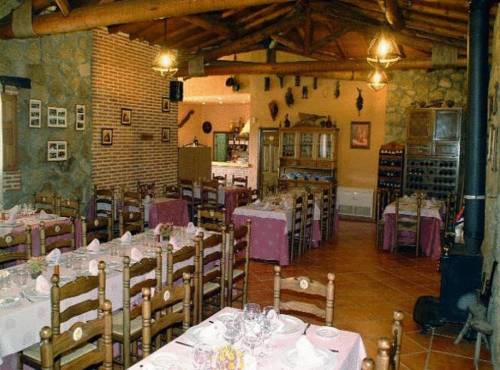 Imagen del bar/restaurante del Casas Rurales Las Praderas. Foto 5