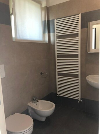 Imagen de la habitación del Cascina Monte Diviso. Foto 30