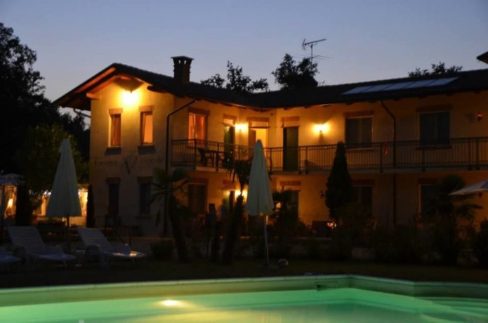 Imagen de la piscina del Cascina Vignole. Foto 8
