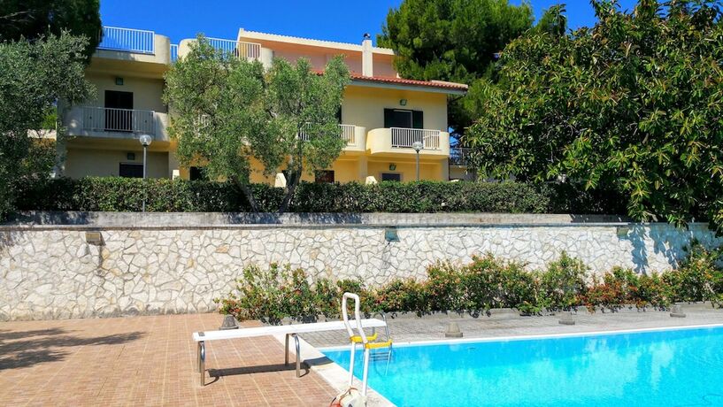 Imagen general del Case con piscina - Residence Amica. Foto 17