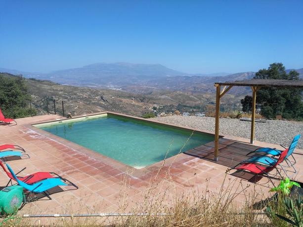 Imagen de la piscina del Casitas El Paraje de Berchules. Foto 12