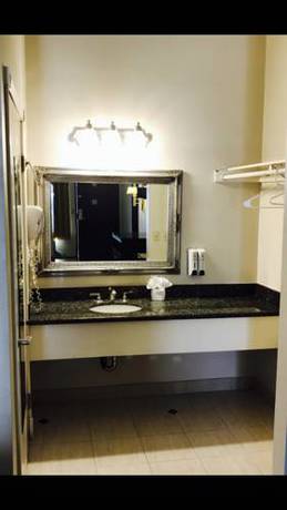 Imagen de la habitación del Castaic Inn Six Flags Valencia. Foto 1