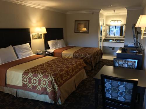 Imagen de la habitación del Castaic Inn Six Flags Valencia. Foto 5