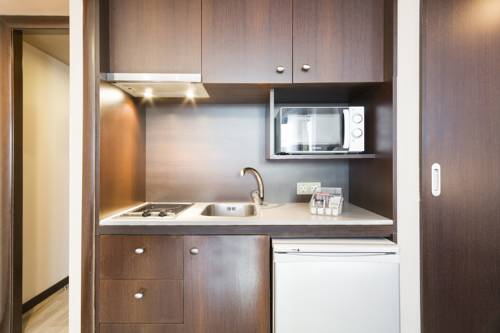Imagen de la habitación del Castelldefels Suites. Foto 4