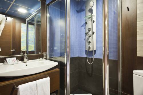 Imagen de la habitación del Castelldefels Suites. Foto 6