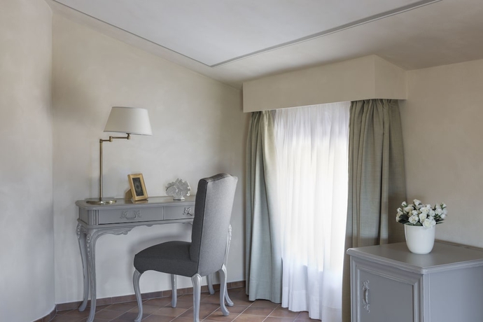 Imagen de la habitación del Castello Bonaria Wine and Spa Resort. Foto 12