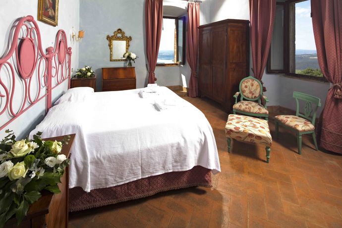 Imagen de la habitación del Castello Di Titignano. Foto 9