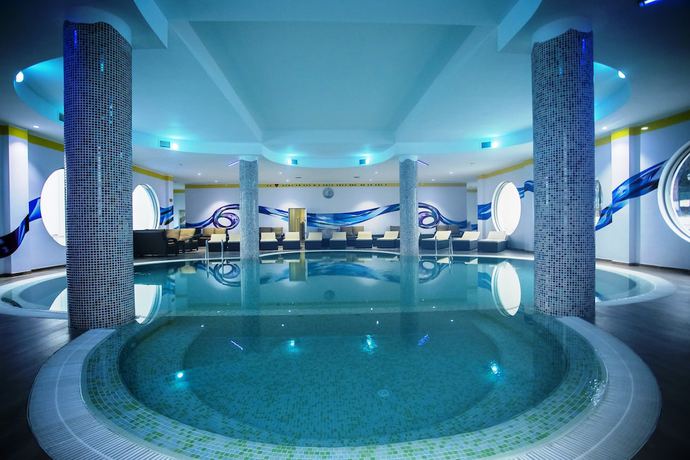 Imagen de la piscina del Castello Mare and Wellness Resort. Foto 19